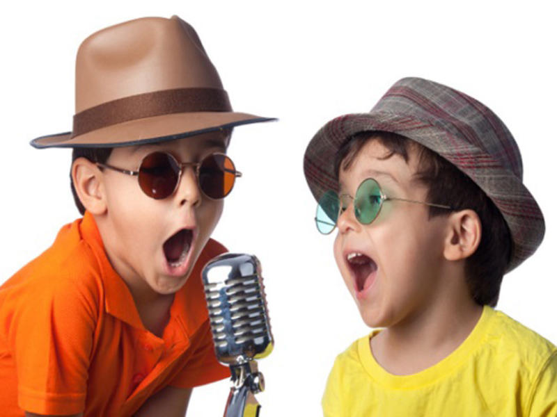 Phát triển ngôn ngữ bằng cách cho trẻ nghe nhạc đúng lứa tuổi