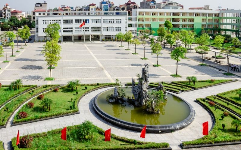 Trường THPT Chuyên Nguyễn Huệ thuộc các trường cấp 3 ở Hà Nội